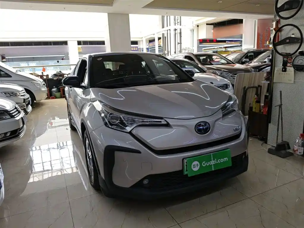 Toyota C-HR EV 2021 — фото 22