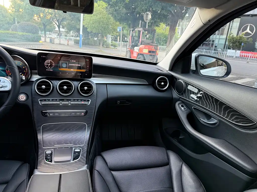 Mercedes-Benz C-Class 2020 — фото 19
