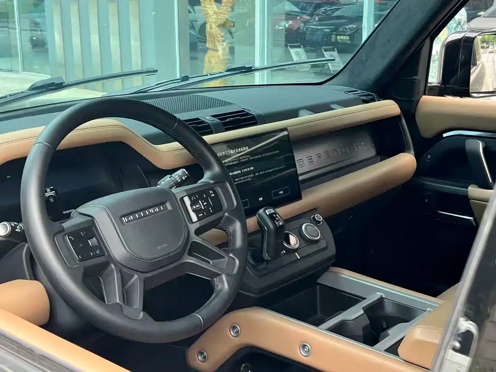 Land Rover Defender 2025 — фото 10