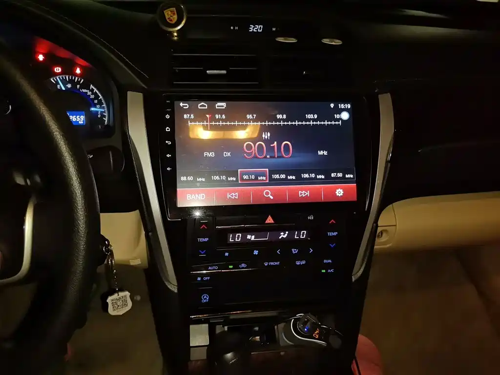 Toyota Camry 2017 — фото 10