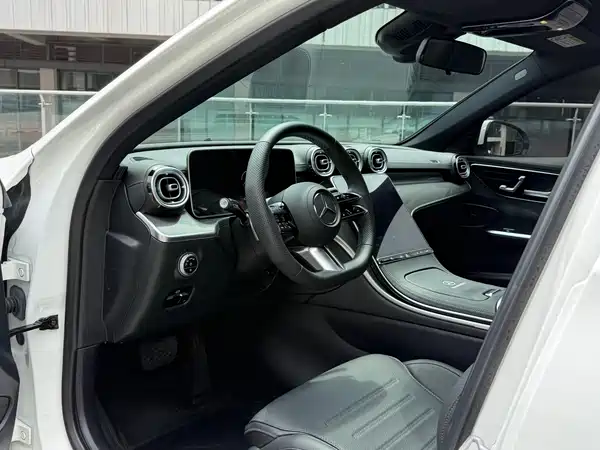 Mercedes-Benz C-Class 2024