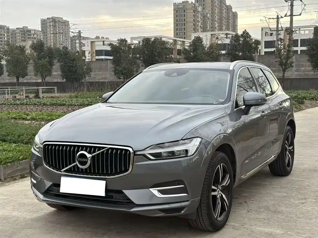 Volvo XC60 2020 — фото 1