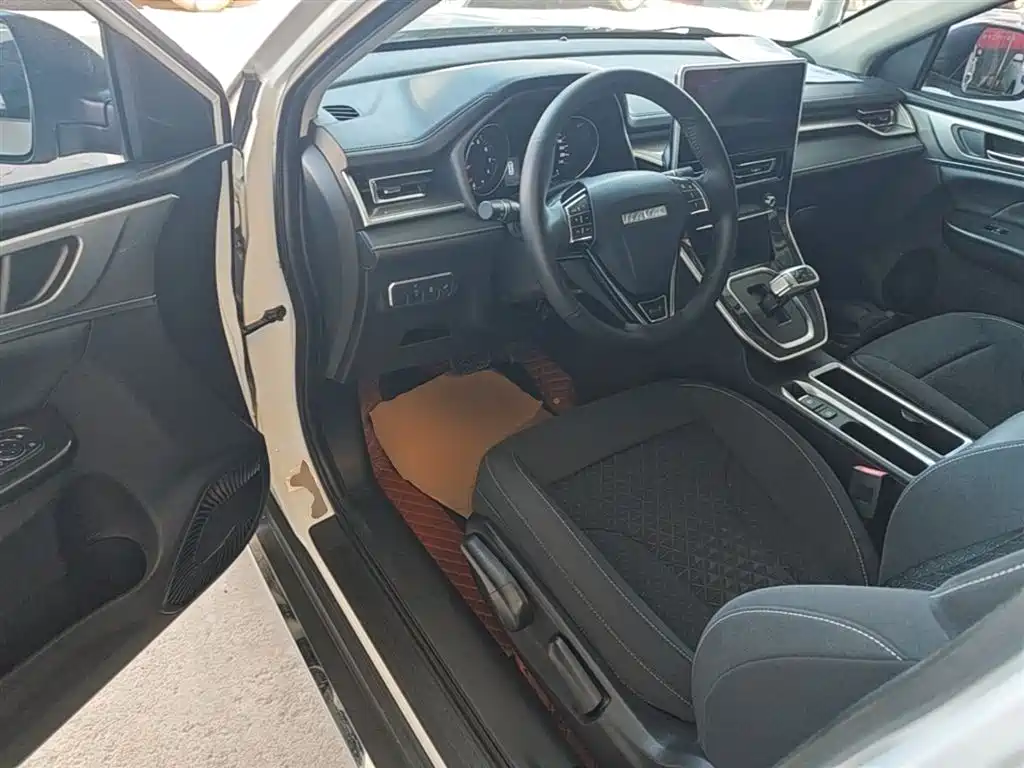 Haval M6 2023 — фото 16