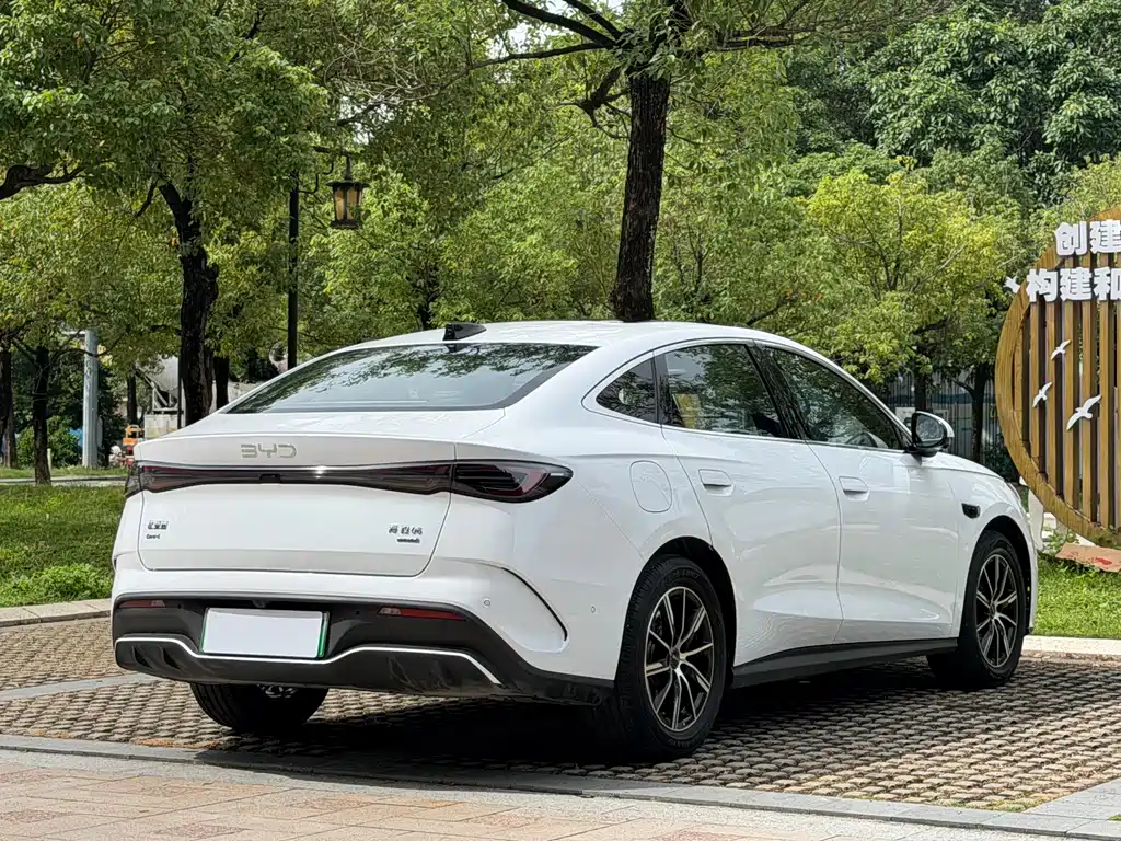 BYD Seal 06 2025 — фото 18