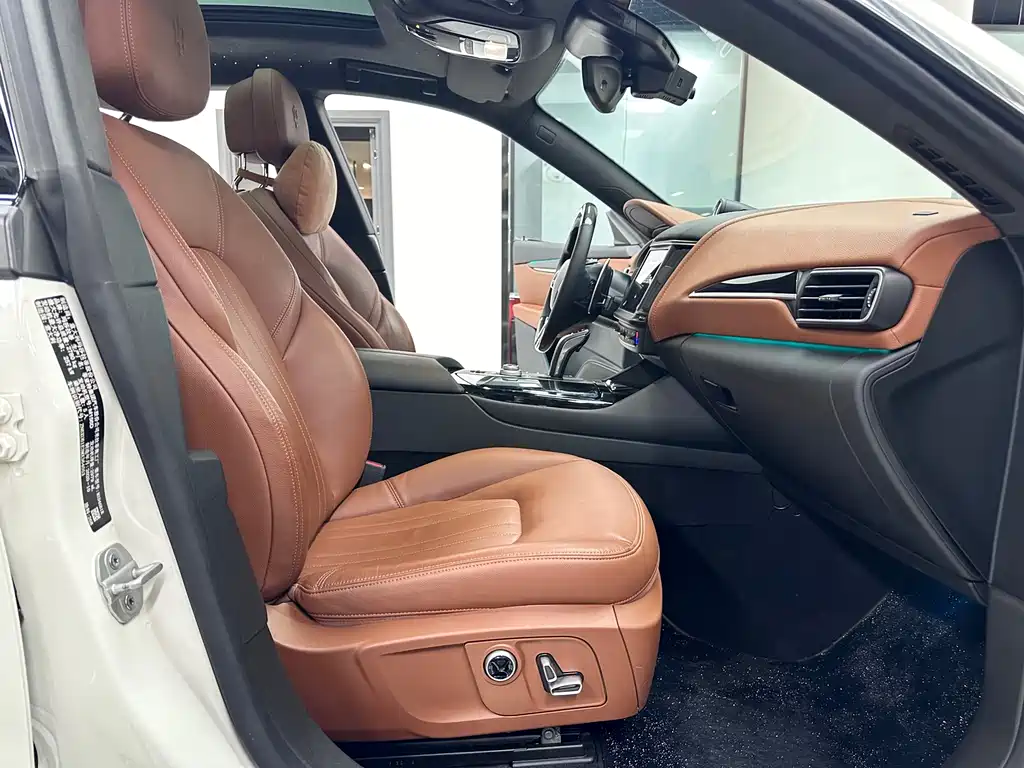 Maserati Levante 2021 — фото 13