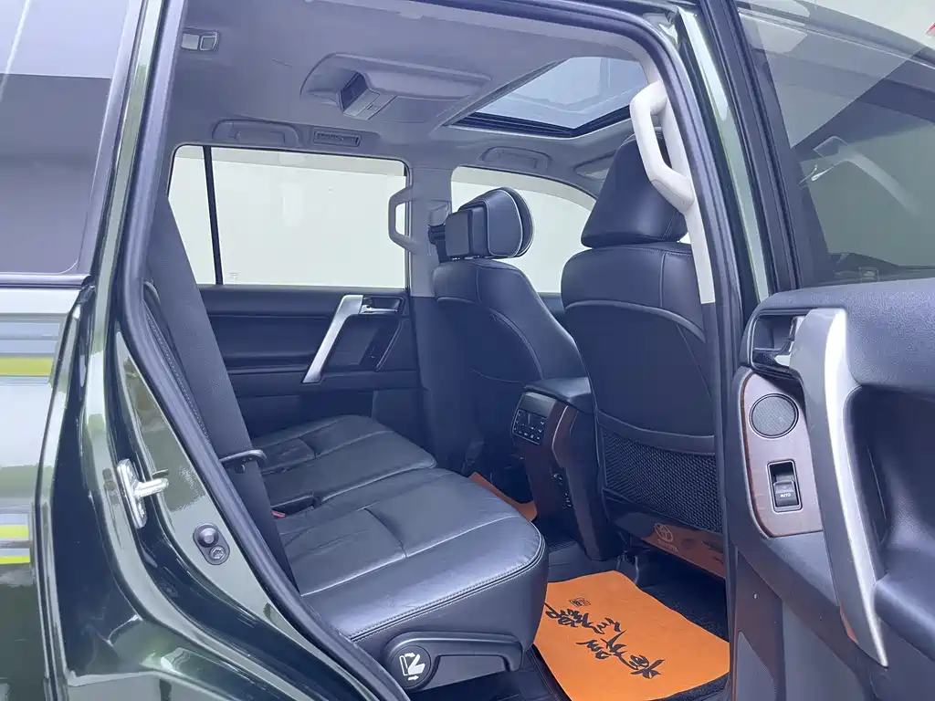 Toyota Prado 2017 — фото 11