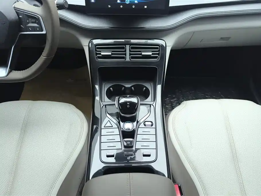 BYD Qin PLUS 2025 — фото 16