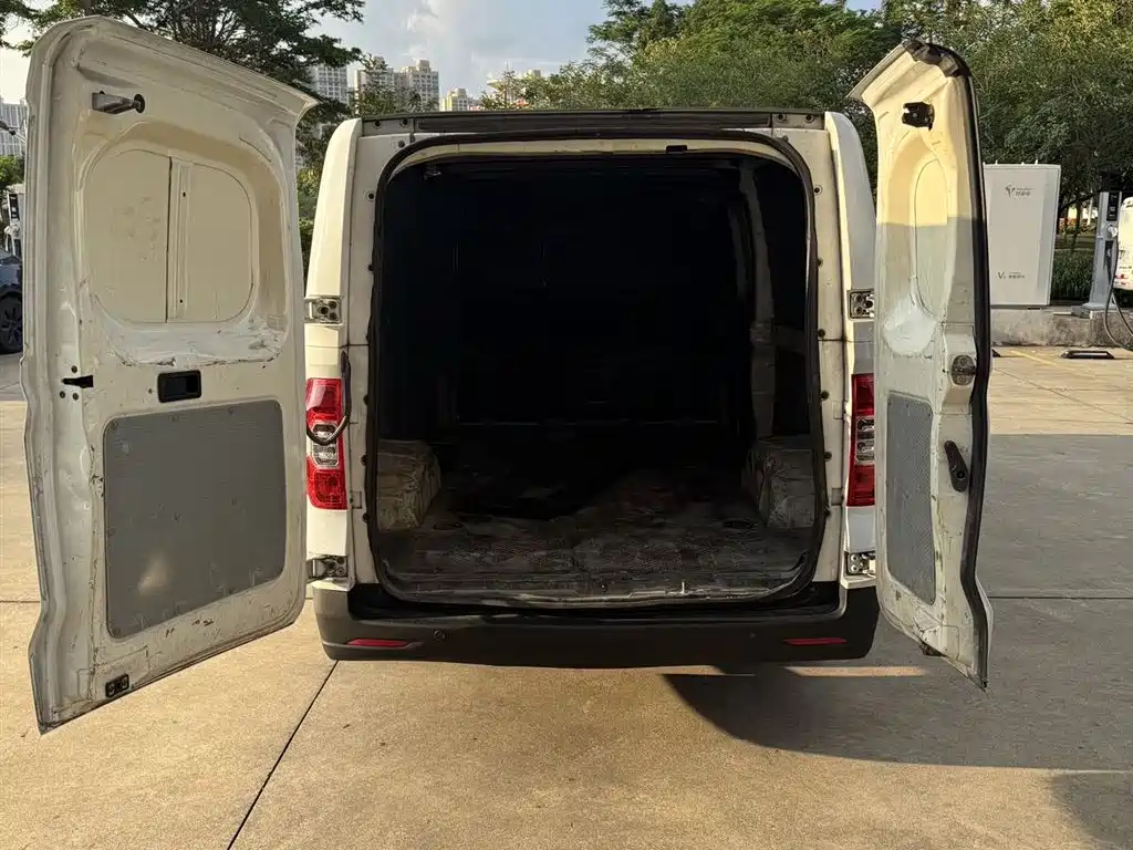 Maxus EV30 2023