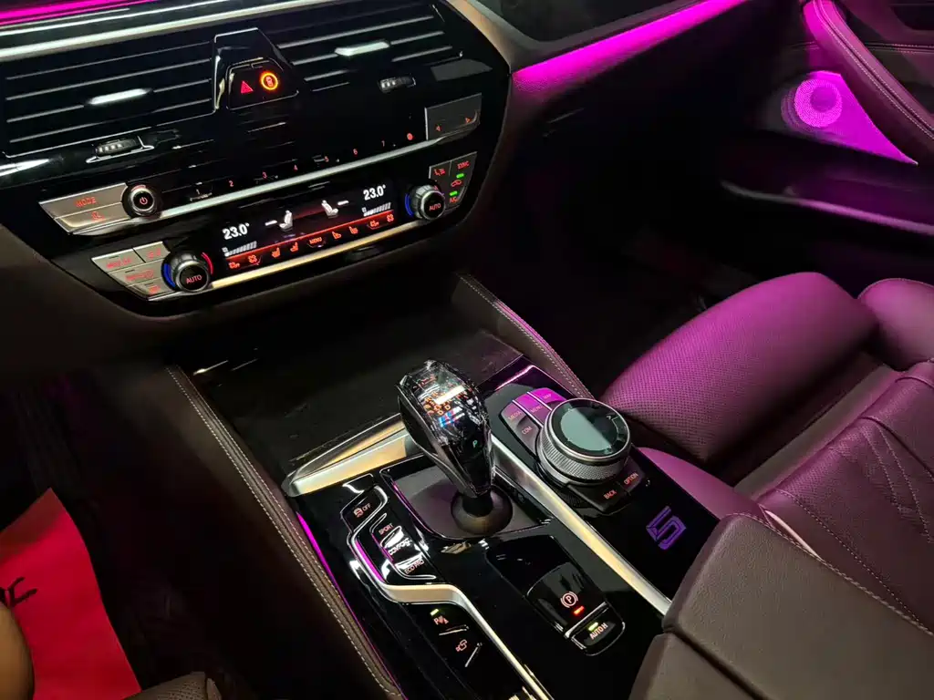 BMW 5 Series 2022 — фото 14