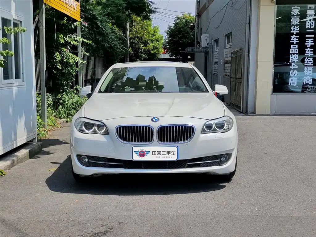 BMW 5 Series 2011