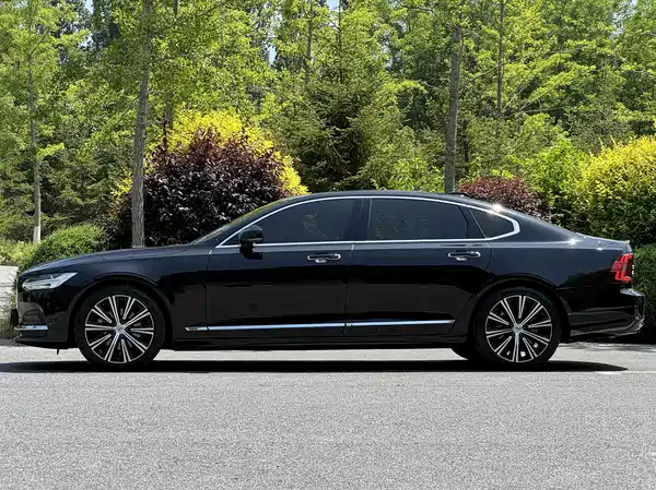 Volvo S90 2023