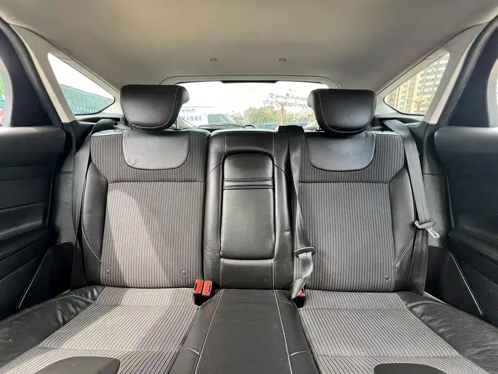 Ford Focus 2014 — фото 12