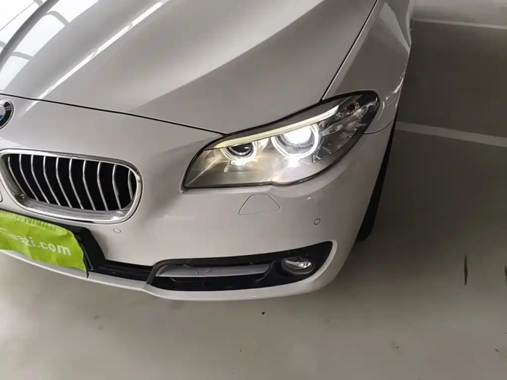 BMW 5 Series 2014 — фото 18