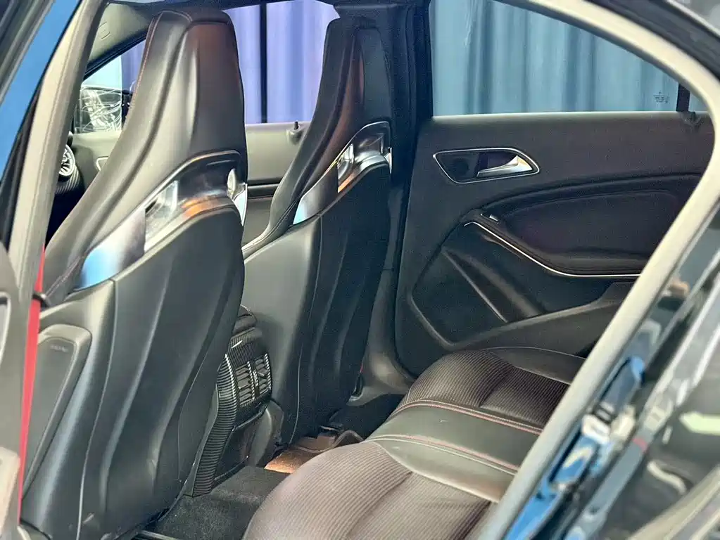 Mercedes-Benz A-Class AMG 2018 — фото 11