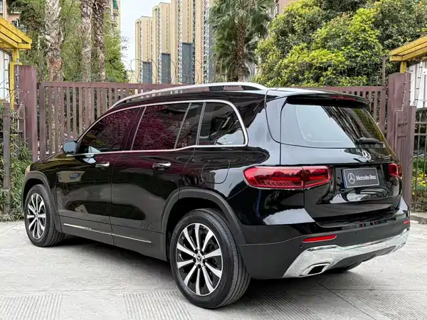 Mercedes-Benz GLB 2025
