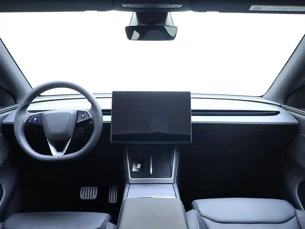 Tesla Model Y L 2025 — фото 13
