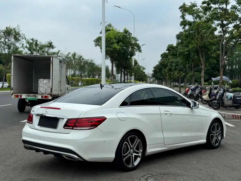 Mercedes-Benz E-Class 2015 — фото 13
