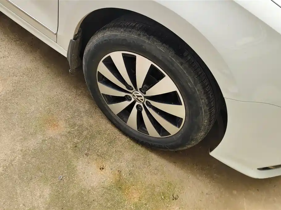 Volkswagen Sagitar 2019