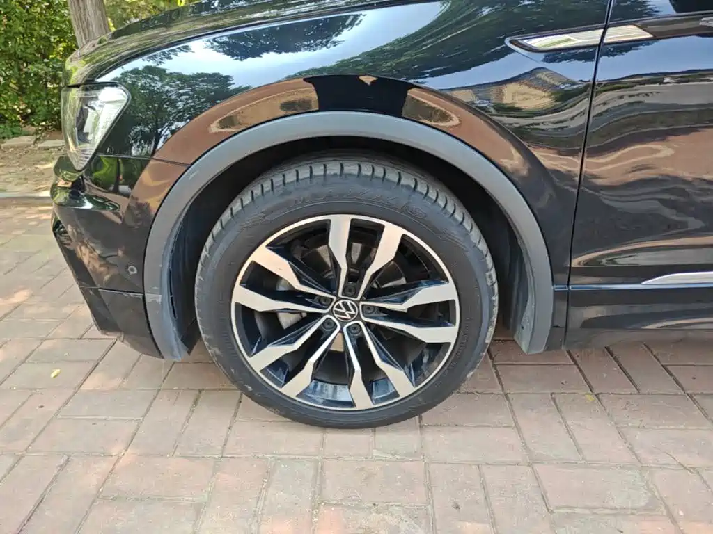 Volkswagen Tiguan L 2021 — фото 23