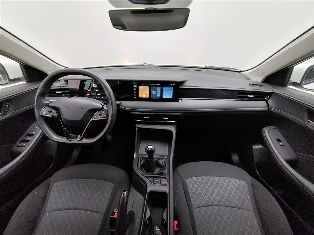 Roewe i5 2025