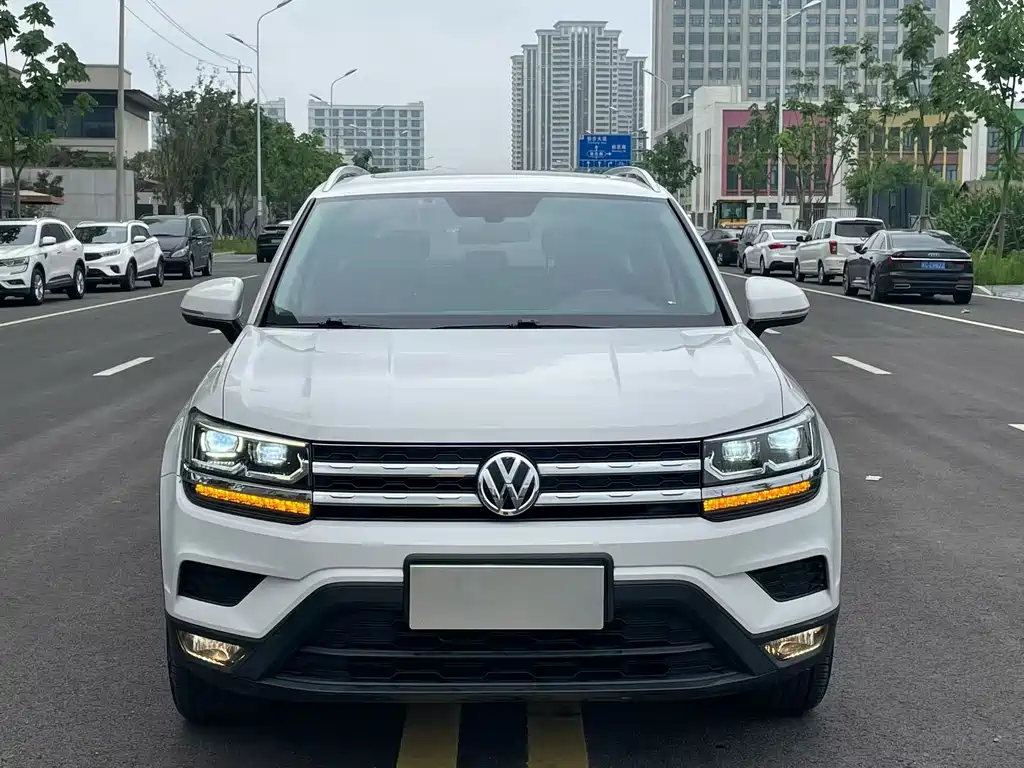 Volkswagen Tharu 2020