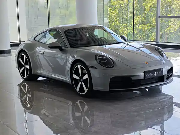 Porsche 911 2025