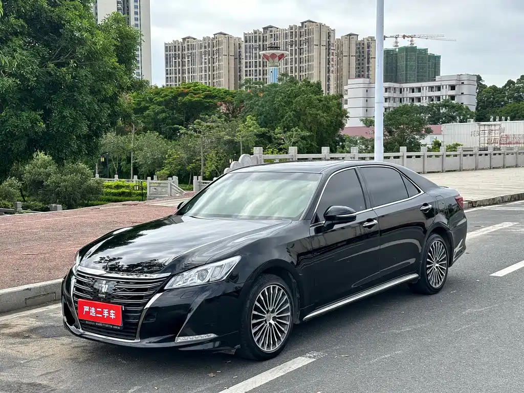 Toyota Crown 2018