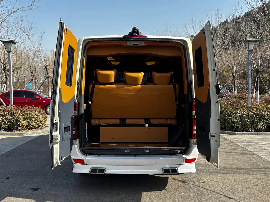 Mercedes-Benz Sprinter 2018 — фото 15