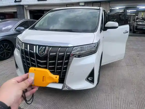 Toyota Alphard 2022