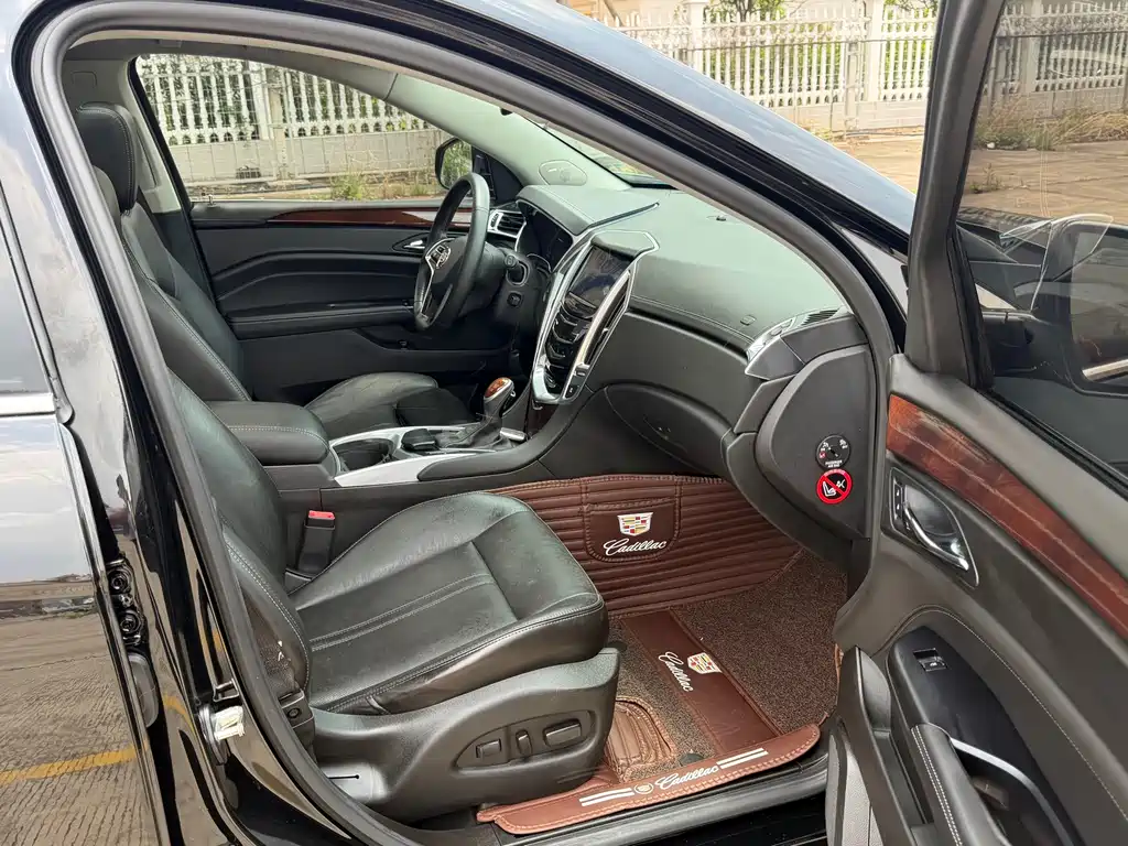 Cadillac SRX 2015 — фото 12