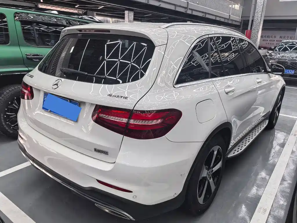 Mercedes-Benz GLC 2018 — фото 13