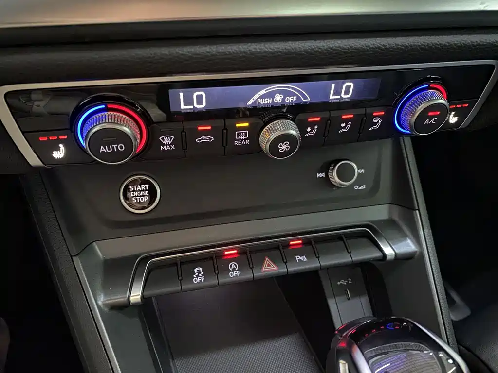 Audi Q3 Sportback 2022 — фото 11