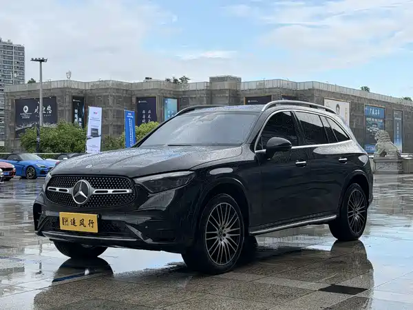 Mercedes-Benz GLC 2023
