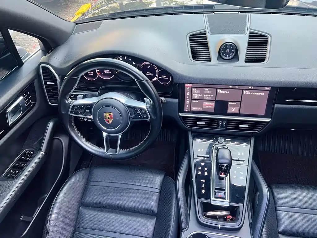 Porsche Cayenne 2021 — фото 16