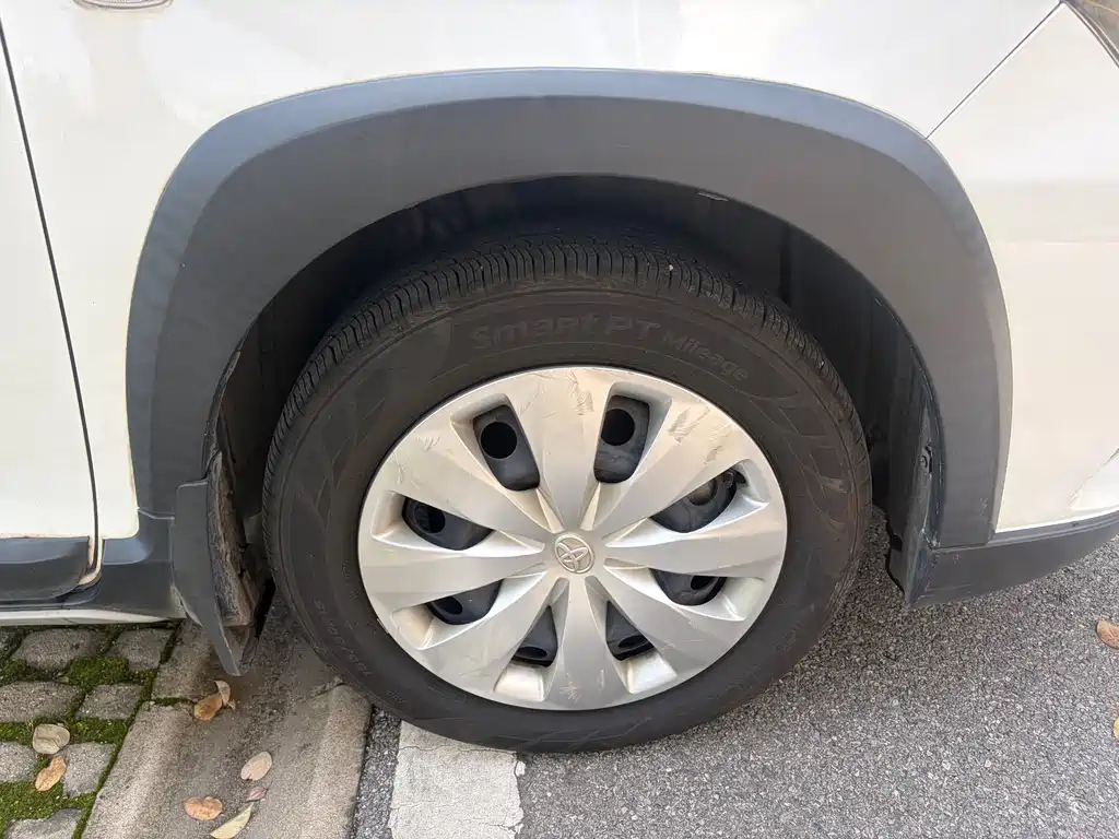 Toyota Yaris L 2020 — фото 11