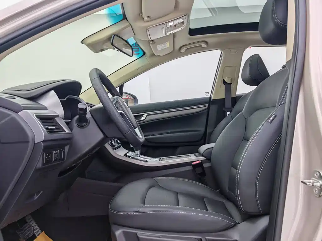 Geely Emgrand GS 2018 — фото 14