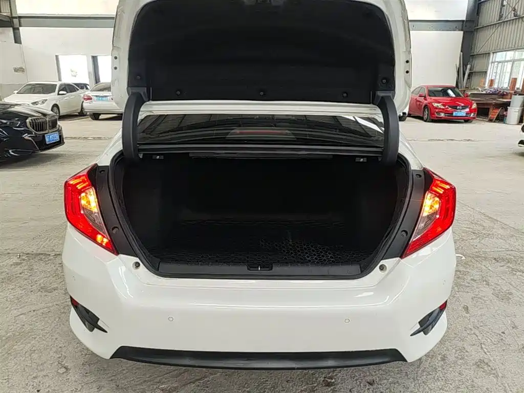 Honda Civic 2020 — фото 19