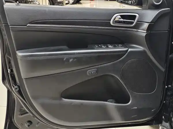 Jeep Grand Cherokee 2017