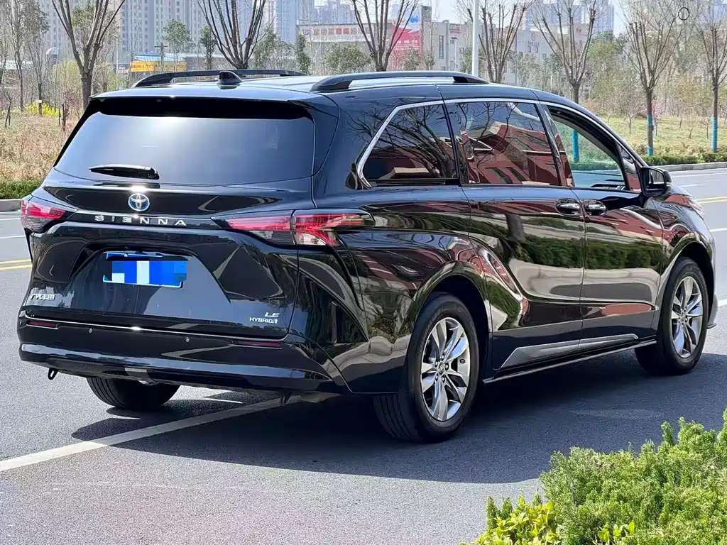 Toyota Sienna 2024 — фото 5