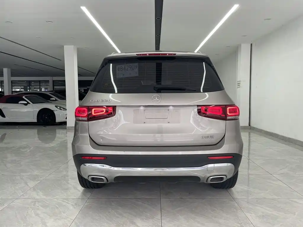 Mercedes-Benz GLB 2023 — фото 9