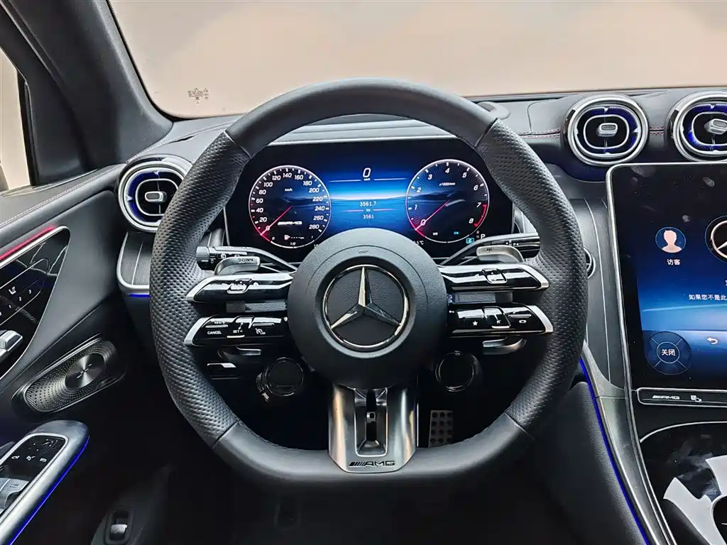Mercedes-Benz GLC AMG 2025 — фото 16
