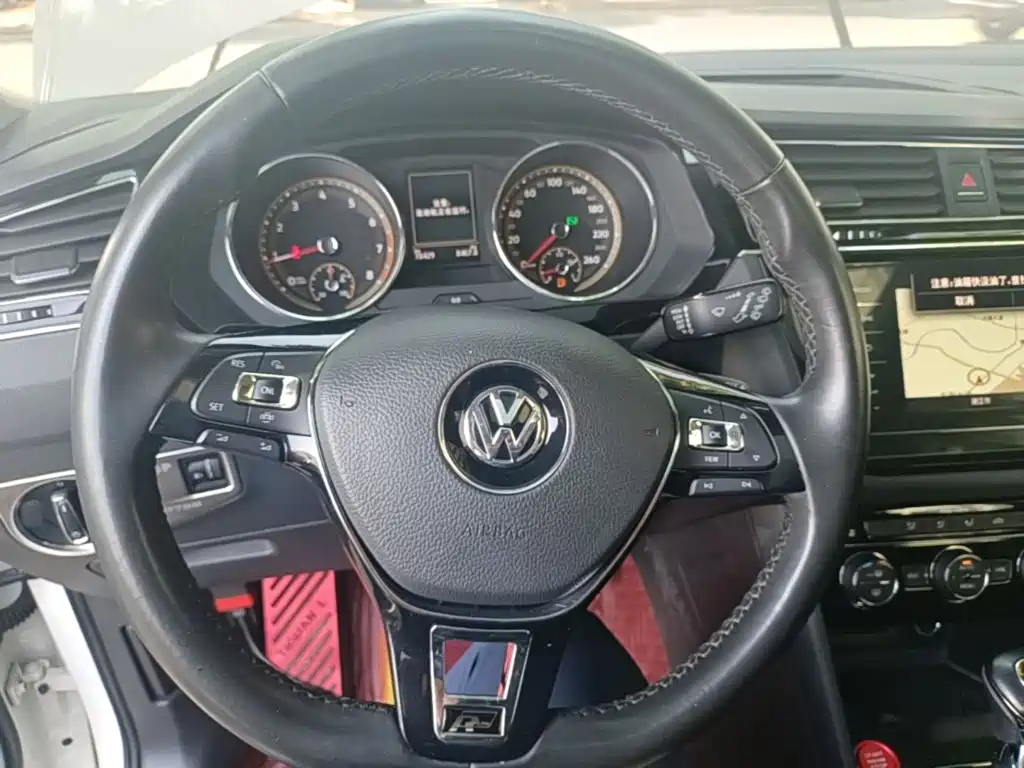 Volkswagen Tiguan L 2020 — фото 11