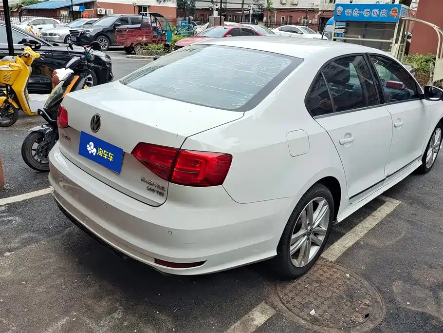Volkswagen Sagitar 2019