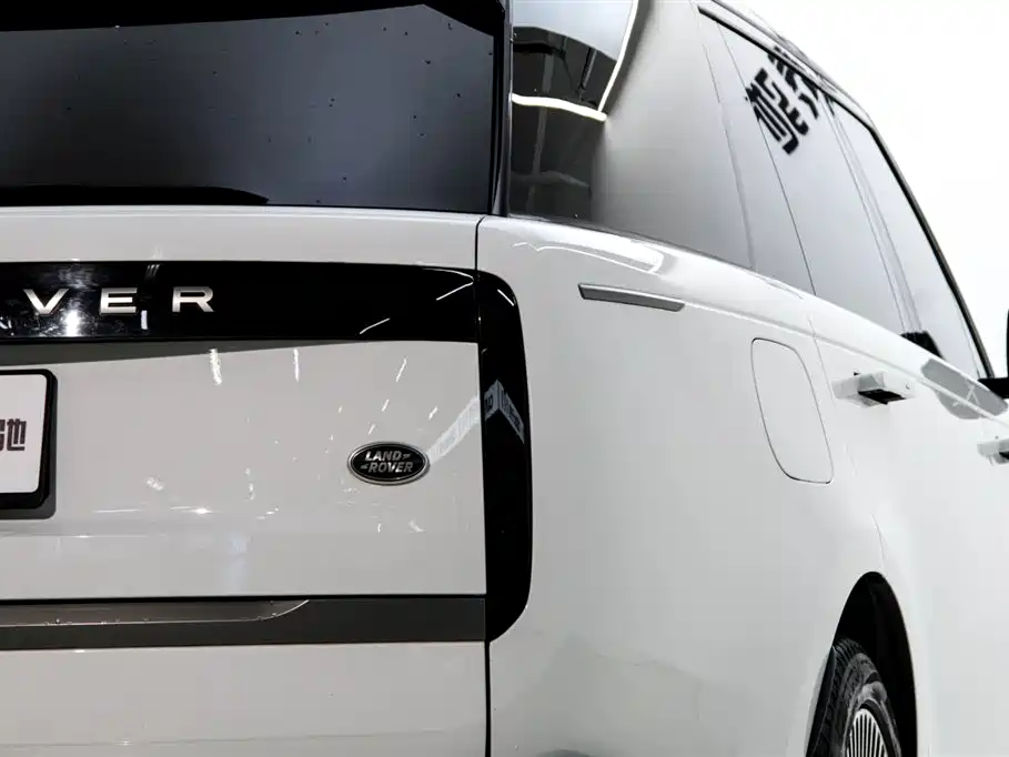 Land Rover Range Rover 2023 — фото 31