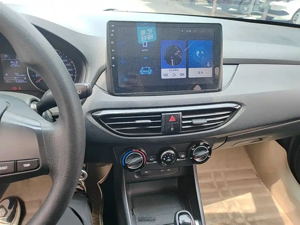 Hyundai Elantra 2019 — фото 13