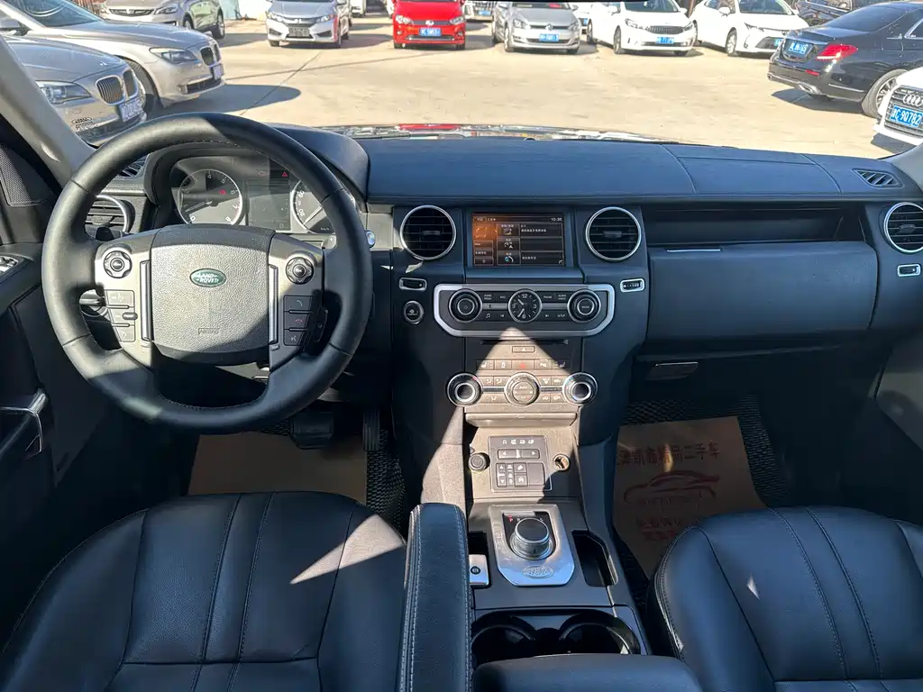 Land Rover Discovery 2015 — фото 13
