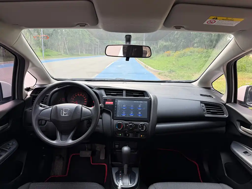 Honda Fit 2017 — фото 16