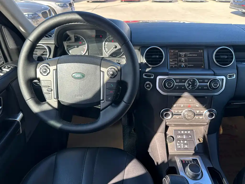 Land Rover Discovery 2015 — фото 9