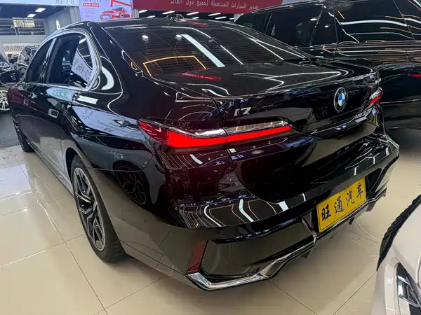 BMW i7 2023