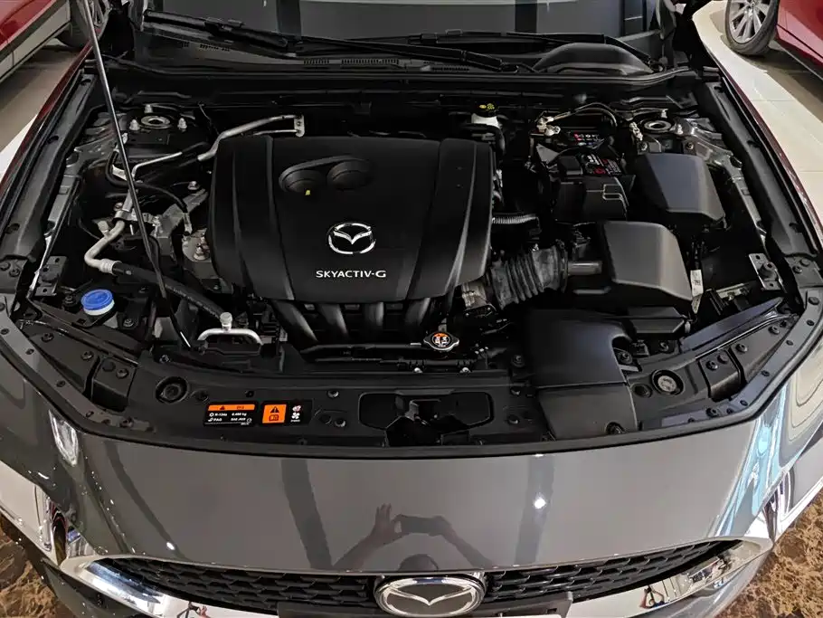 Mazda 3 Axela 2024 — фото 10